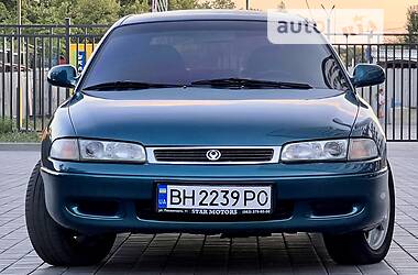 Хетчбек Mazda 626 1993 в 