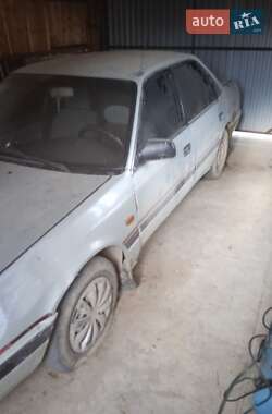 Седан Mazda 626 1989 в Черновцах