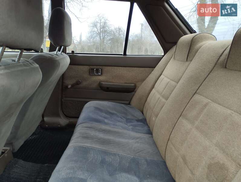 Седан Mazda 626 1986 в Луцке фото 8 Седан Mazda 626 1986 в Луцке