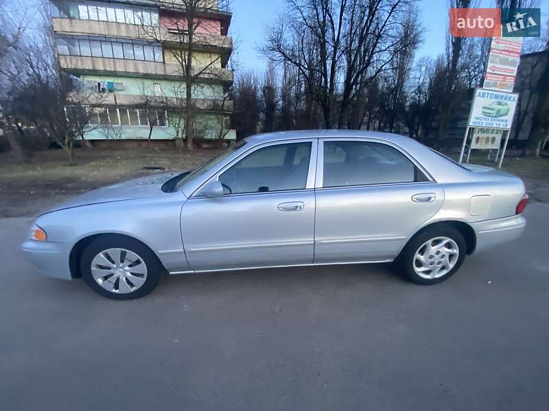 Седан Mazda 626 2000 в Доброполье