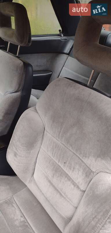 Седан Mazda 626 1988 в Славутичі