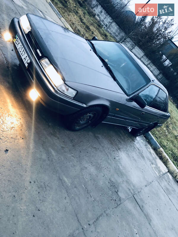 Седан Mazda 626 1989 в Кам'янець-Подільському