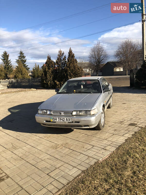 Хетчбек Mazda 626 1988 в Чернівцях