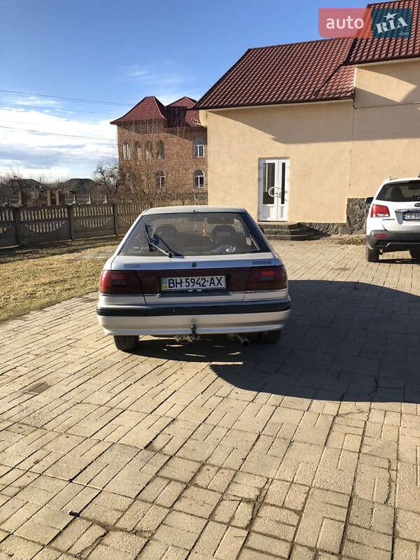 Хэтчбек Mazda 626 1988 в Черновцах