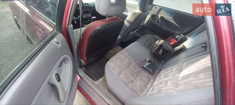 Хэтчбек Mazda 626 1995 в Звягеле