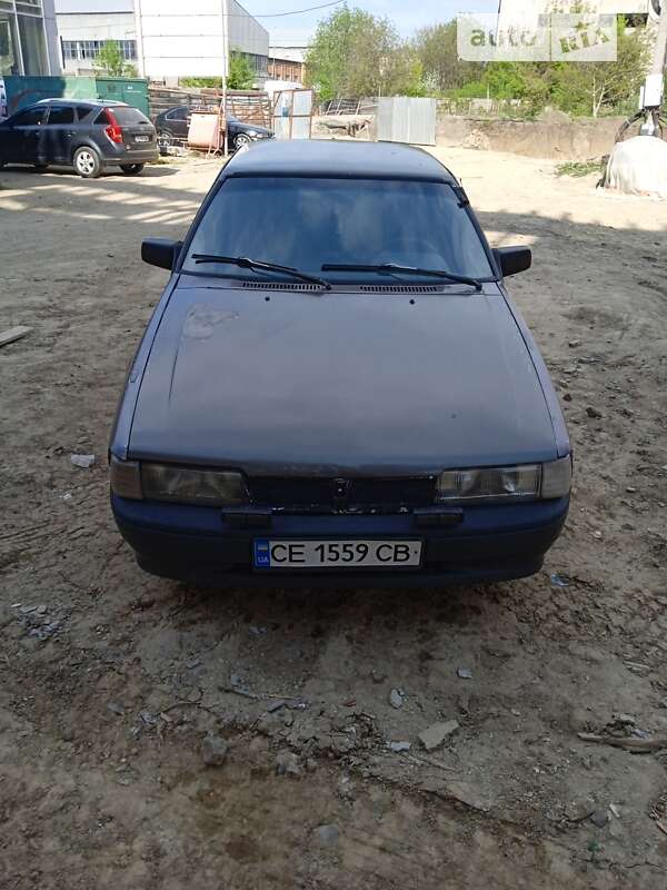 Хетчбек Mazda 626 1986 в Чернівцях