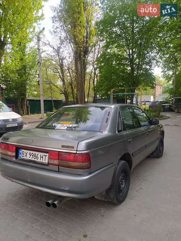 Седан Mazda 626 1988 в Хмельницком