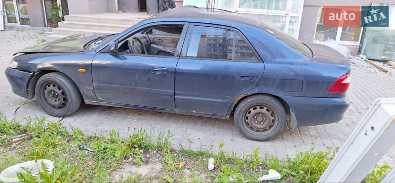 Седан Mazda 626 2000 в Ирпене