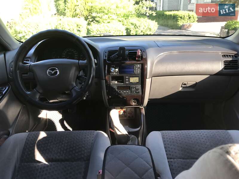 Седан Mazda 626 2000 в Ладижині