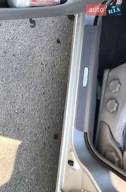 Седан Mazda 626 2000 в 
