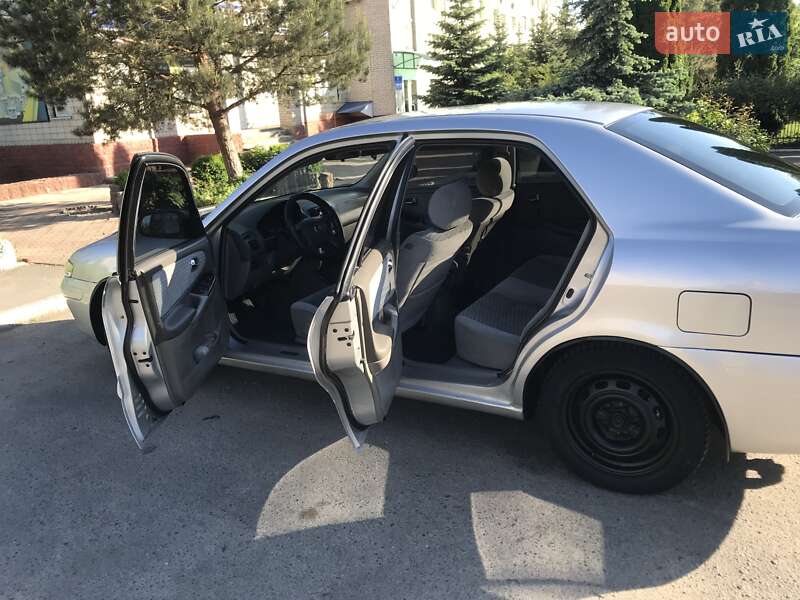 Седан Mazda 626 2000 в Ладижині