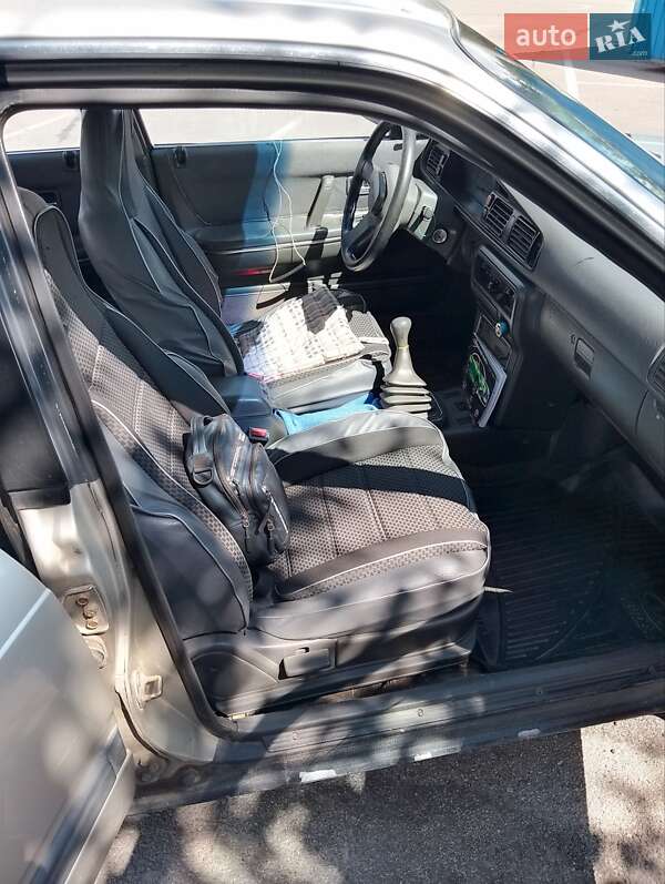 Хэтчбек Mazda 626 1990 в Запорожье