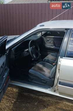 Хэтчбек Mazda 626 1990 в 