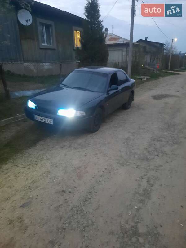 Седан Mazda 626 1992 в Долині