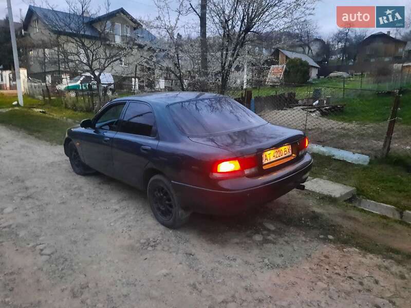 Седан Mazda 626 1992 в Долині