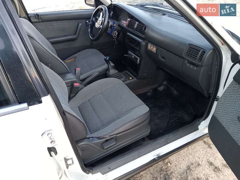 Седан Mazda 626 1989 в Одесі