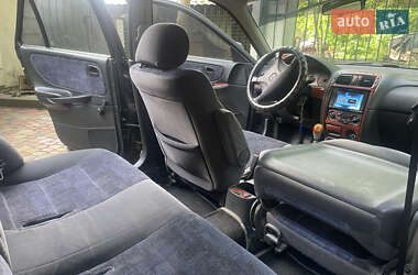 Седан Mazda 626 2000 в 