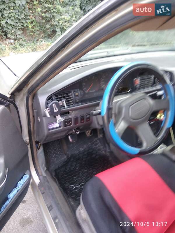 Хэтчбек Mazda 626 1989 в Херсоне