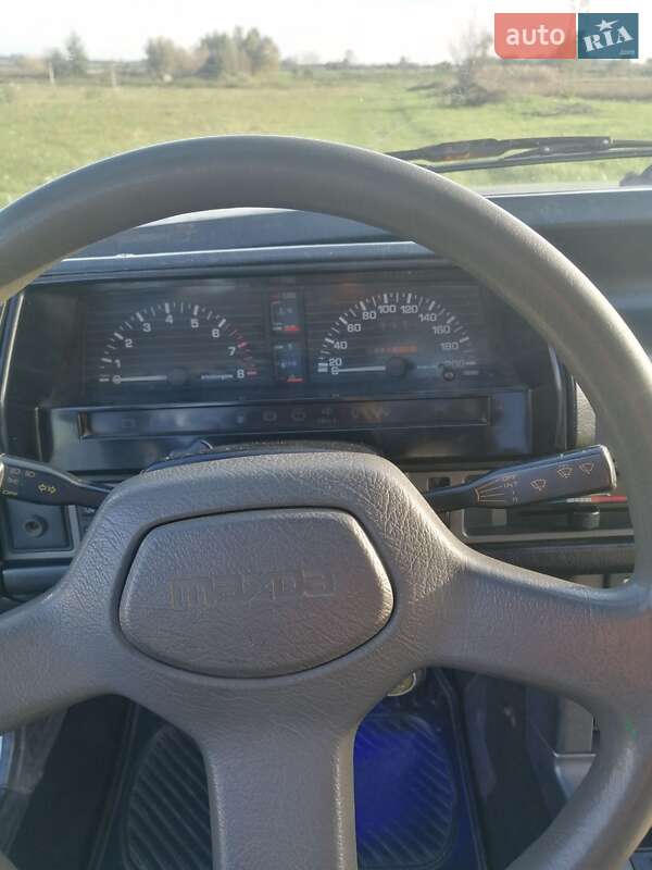 Седан Mazda 626 1985 в Рівному