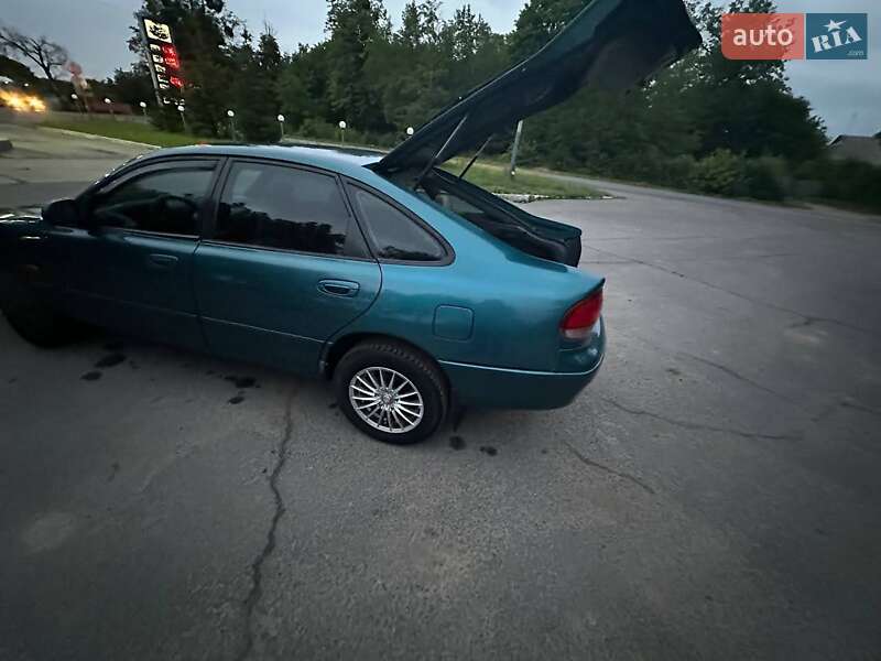 Седан Mazda 626 1994 в Шпикове