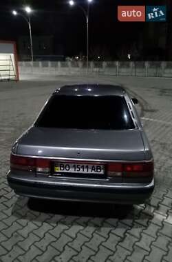 Седан Mazda 626 1990 в Чернівцях