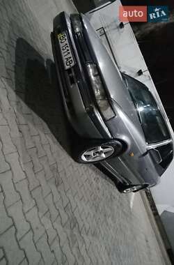 Седан Mazda 626 1990 в Чернівцях