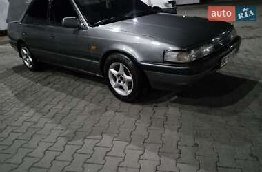 Седан Mazda 626 1990 в Черновцах