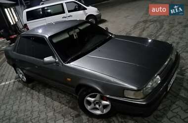 Седан Mazda 626 1990 в Черновцах