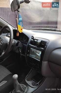 Хэтчбек Mazda 626 2000 в 