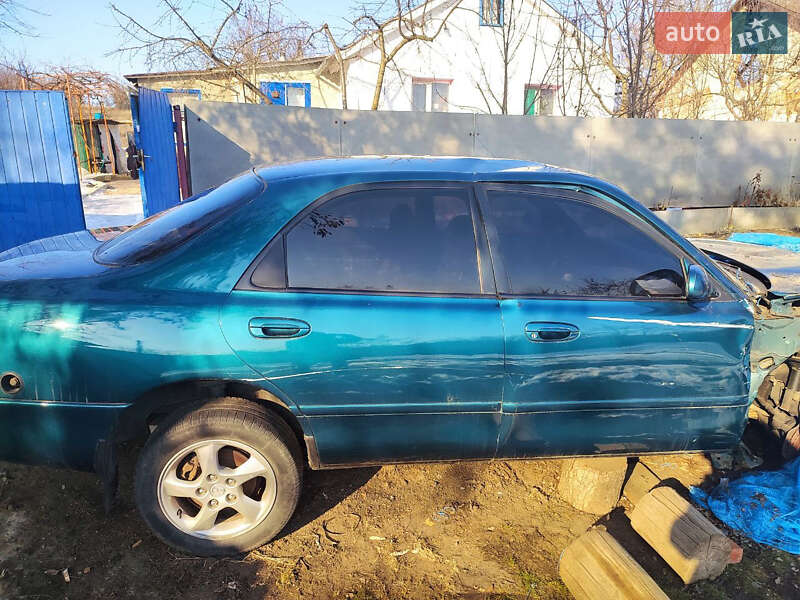 Седан Mazda 626 1993 в Чутове