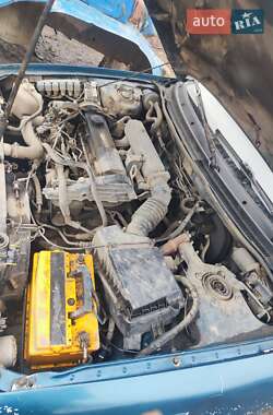 Седан Mazda 626 1995 в 