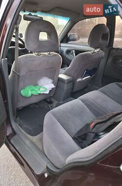 Седан Mazda 626 1996 в 