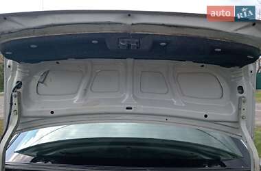 Седан Mazda 626 2000 в 