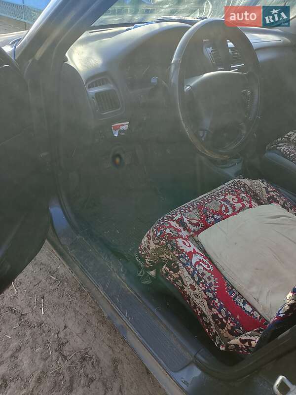 Седан Mazda 626 1997 в Теплику