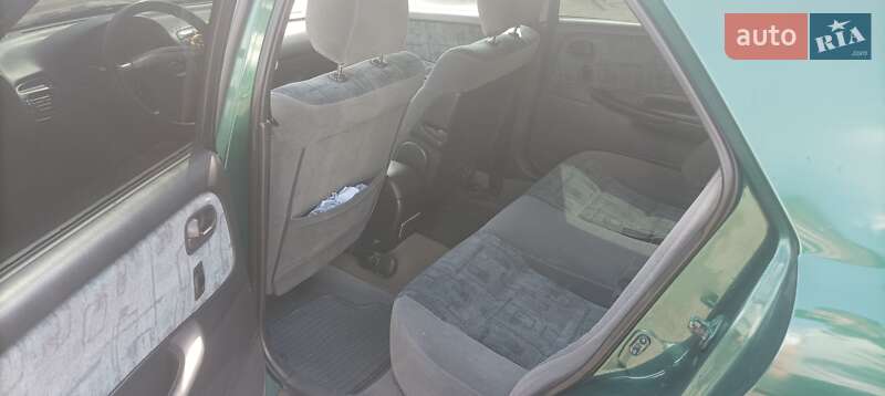 Седан Mazda 626 1998 в Львові