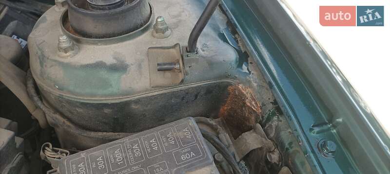 Седан Mazda 626 1998 в Львові