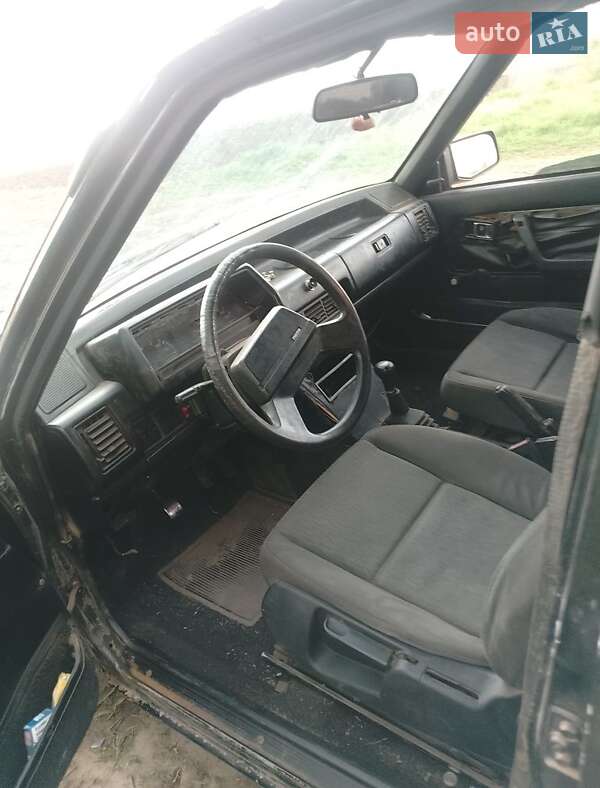Седан Mazda 626 1989 в Золотоноші