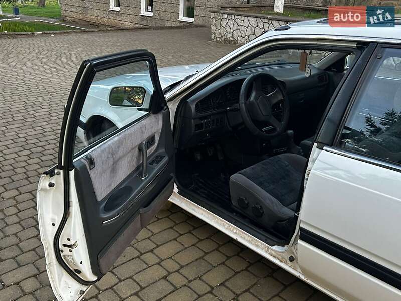 Седан Mazda 626 1991 в Самборі