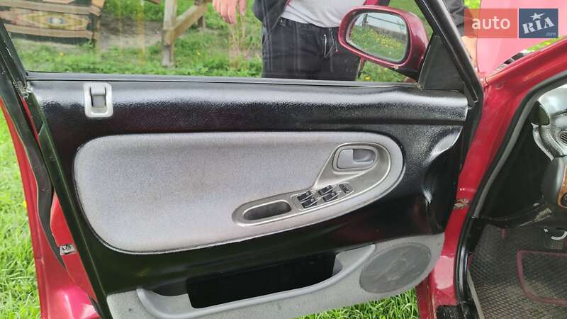 Седан Mazda 626 1994 в Любомле