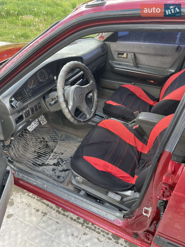 Хэтчбек Mazda 626 1992 в Копычинце
