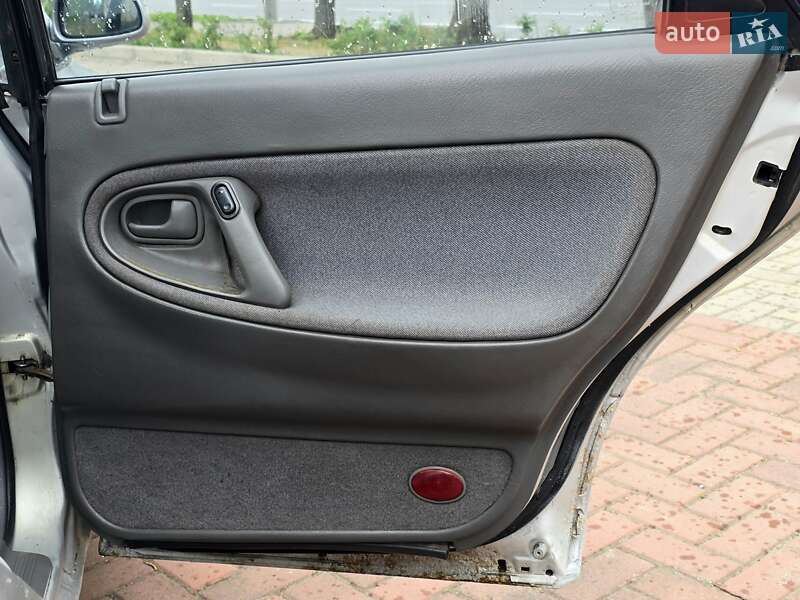 Седан Mazda 626 1993 в Харкові