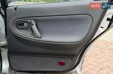 Седан Mazda 626 1993 в 