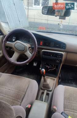 Седан Mazda 626 1987 в 