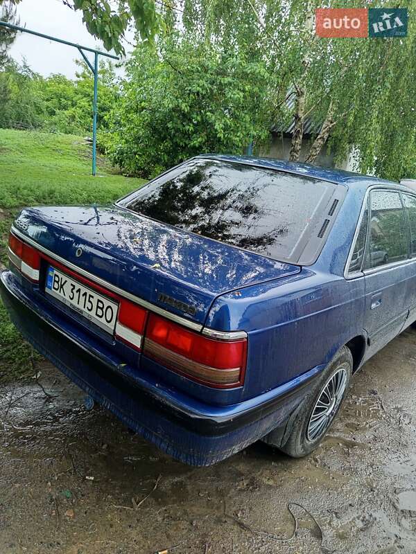 Седан Mazda 626 1989 в 