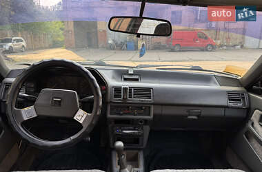 Седан Mazda 626 1988 в 