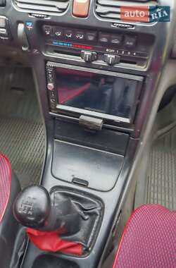 Хэтчбек Mazda 626 1992 в 