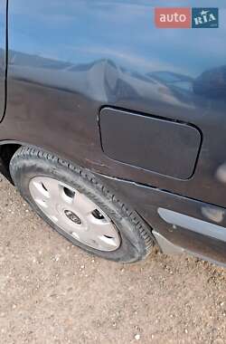 Седан Mazda 626 1999 в 