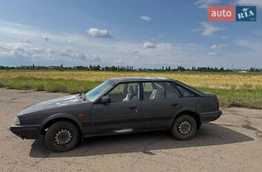 Хэтчбек Mazda 626 1986 в 