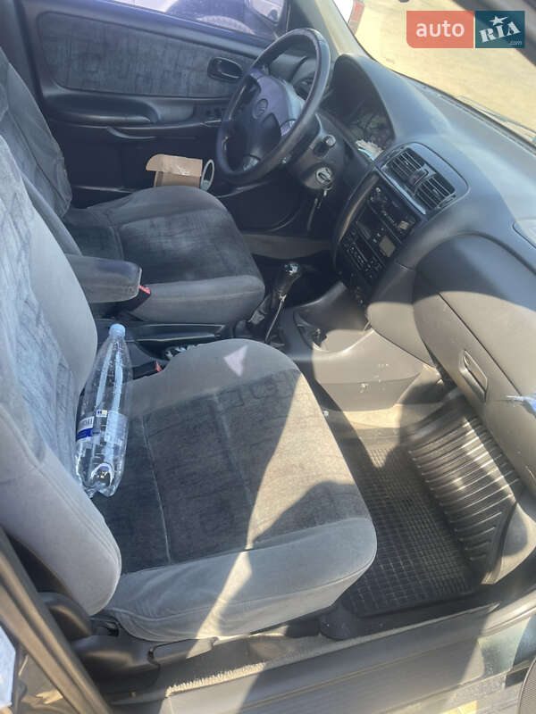 Седан Mazda 626 1998 в Виннице