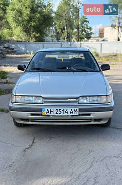 Хэтчбек Mazda 626 1988 в 